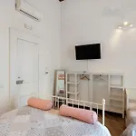 In Pieno Centro Storico 3* Неаполь