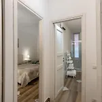 In Pieno Centro Storico Апарт-отель Неаполь