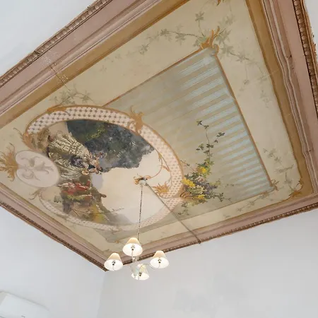 In Pieno Centro Storico Aparthotel