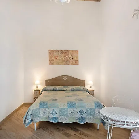 In Pieno Centro Storico Aparthotel
