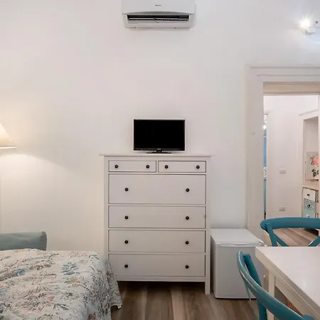 In Pieno Centro Storico 3* Naples