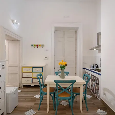 Aparthotel In Pieno Centro Storico 3*