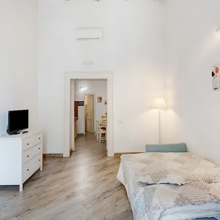 In Pieno Centro Storico Aparthotel 3*