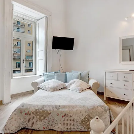 Aparthotel In Pieno Centro Storico Naples