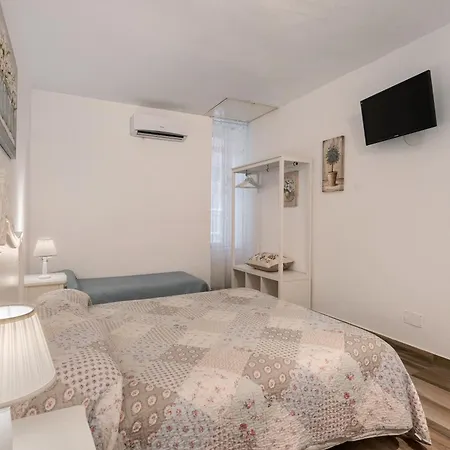 In Pieno Centro Storico Неаполь